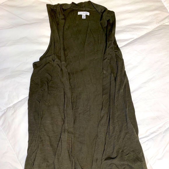 Sleeveless Shawl - Picture 1 of 3